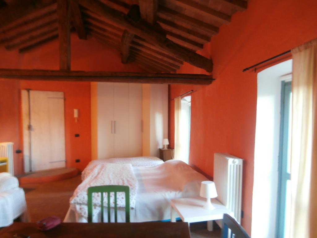 Bed and Breakfast Benvenuti Altrove Cella Monte Zimmer foto